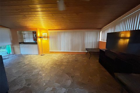 House in Plantation, Florida 3 bedrooms, 141.95 sq.m. № 1895638 - photo 18