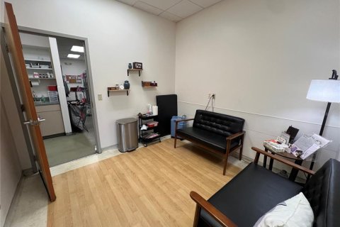 Propiedad comercial en alquiler en Tampa, Florida, 4259.57 m2 № 1615120 - foto 14