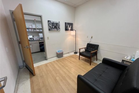 Propiedad comercial en alquiler en Tampa, Florida, 4259.57 m2 № 1615120 - foto 16