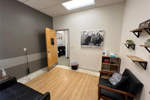 Propiedad comercial en alquiler en Tampa, Florida, 4259.57 m2 № 1615120 - foto 17