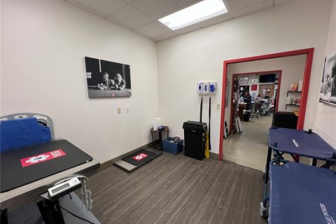 Propiedad comercial en alquiler en Tampa, Florida, 4259.57 m2 № 1615120 - foto 15