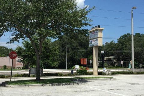 Propiedad comercial en alquiler en Tampa, Florida, 4259.57 m2 № 1615120 - foto 8