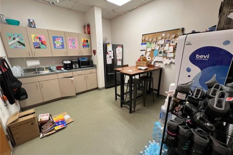 Propiedad comercial en alquiler en Tampa, Florida, 4259.57 m2 № 1615120 - foto 23