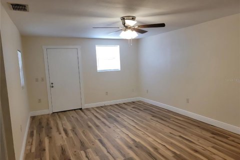 Villa ou maison à vendre à Lakeland, Floride: 4 chambres, 155.98 m2 № 2348291 - photo 4