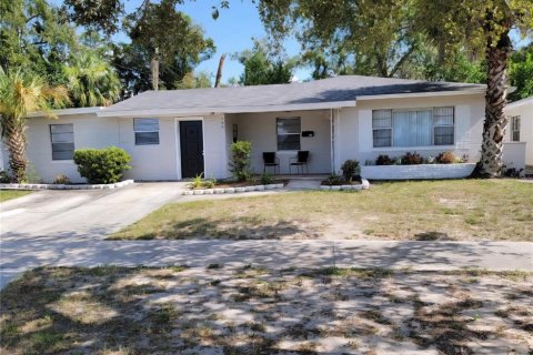 House in Lakeland, Florida 4 bedrooms, 155.98 sq.m. № 2348291