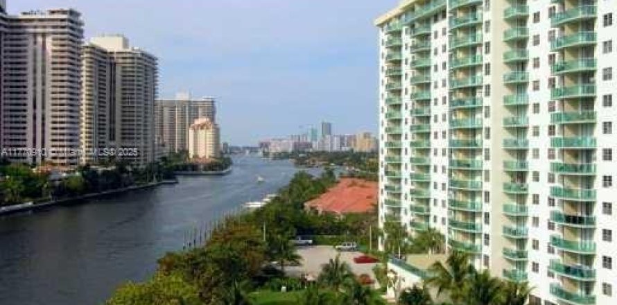Condo à Sunny Isles Beach, Floride, 1 chambre № 1728714