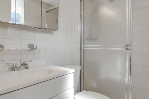 Купить кондоминиум в Халландейл-Бич, Флорида 2 спальни, 77.67м2, № 1962811 - фото 22