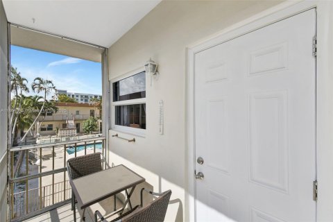 Купить кондоминиум в Халландейл-Бич, Флорида 2 спальни, 77.67м2, № 1962811 - фото 28