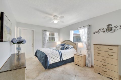 Купить кондоминиум в Халландейл-Бич, Флорида 2 спальни, 77.67м2, № 1962811 - фото 18