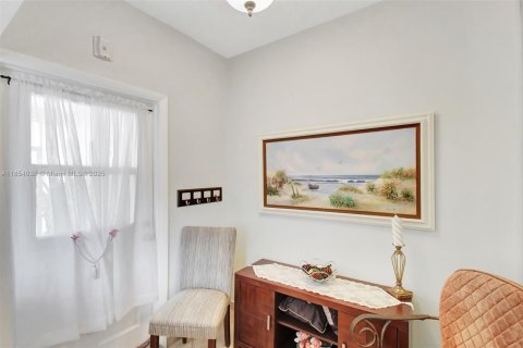 Купить кондоминиум в Халландейл-Бич, Флорида 2 спальни, 77.67м2, № 1962811 - фото 13