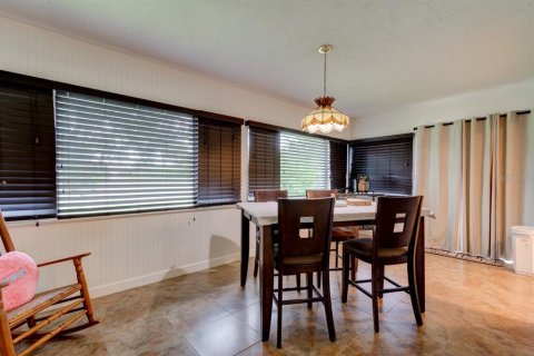 House in New Smyrna Beach, Florida 3 bedrooms, 182.27 sq.m. № 2207401 - photo 17