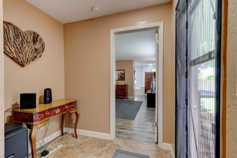 House in New Smyrna Beach, Florida 3 bedrooms, 182.27 sq.m. № 2207401 - photo 10