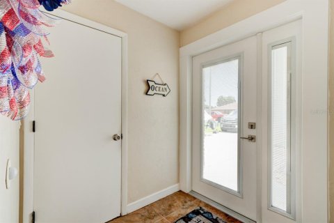 House in New Smyrna Beach, Florida 3 bedrooms, 182.27 sq.m. № 2207401 - photo 4