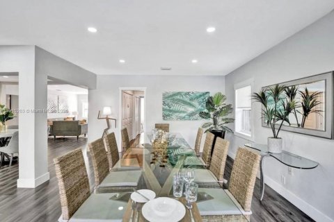 Villa ou maison à vendre à Hollywood, Floride: 6 chambres, 283.82 m2 № 1971302 - photo 13