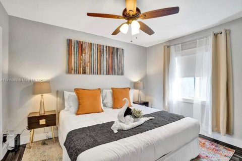 Villa ou maison à vendre à Hollywood, Floride: 6 chambres, 283.82 m2 № 1971302 - photo 30