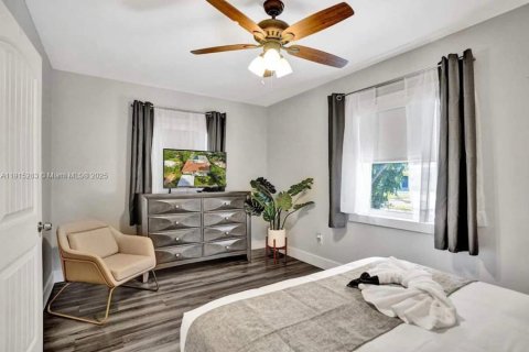 Villa ou maison à vendre à Hollywood, Floride: 6 chambres, 283.82 m2 № 1971302 - photo 28