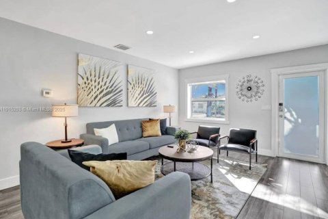 Villa ou maison à vendre à Hollywood, Floride: 6 chambres, 283.82 m2 № 1971302 - photo 12