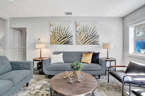 Villa ou maison à vendre à Hollywood, Floride: 6 chambres, 283.82 m2 № 1971302 - photo 9