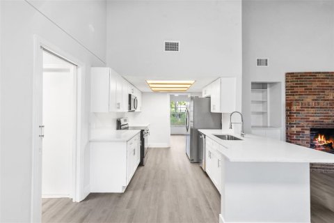 Villa ou maison à vendre à Valrico, Floride: 4 chambres, 220.09 m2 № 1827175 - photo 10