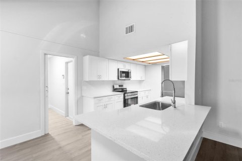 Villa ou maison à vendre à Valrico, Floride: 4 chambres, 220.09 m2 № 1827175 - photo 11