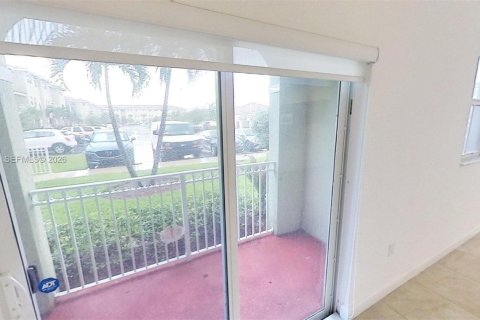 Copropriété à louer à Miami, Floride: 3 chambres, 117.99 m2 № 2027689 - photo 12