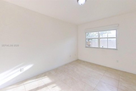 Copropriété à louer à Miami, Floride: 3 chambres, 117.99 m2 № 2027689 - photo 10