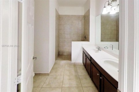 Copropriété à louer à Miami, Floride: 3 chambres, 117.99 m2 № 2027689 - photo 8