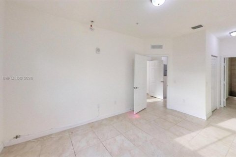 Copropriété à louer à Miami, Floride: 3 chambres, 117.99 m2 № 2027689 - photo 11