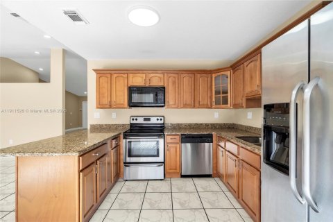 Casa en venta en Miami, Florida, 4 dormitorios, 192.77 m2 № 1967524 - foto 15