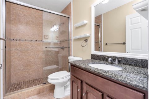 Casa en venta en Miami, Florida, 4 dormitorios, 192.77 m2 № 1967524 - foto 19