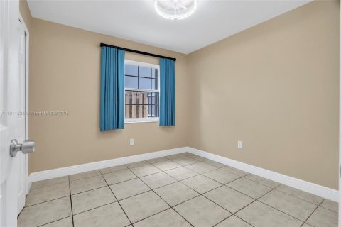 Casa en venta en Miami, Florida, 4 dormitorios, 192.77 m2 № 1967524 - foto 21