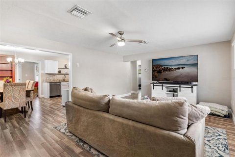 Villa ou maison à vendre à Umatilla, Floride: 3 chambres, 179.21 m2 № 1904608 - photo 4