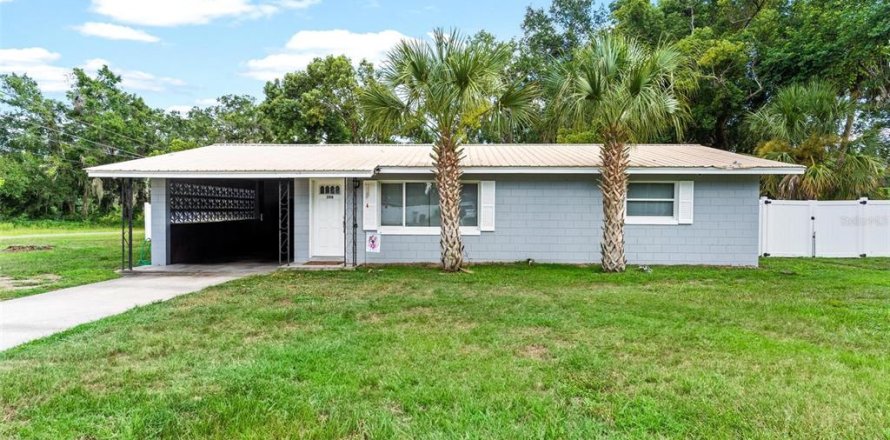 Villa ou maison à Umatilla, Floride 3 chambres, 179.21 m2 № 1904608