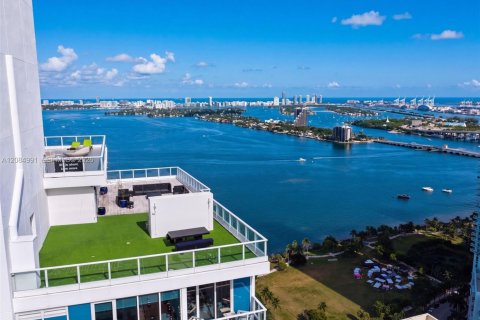 Condo à Miami, Floride, 4 chambres  № 2353959