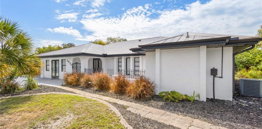 Villa ou maison à Port Charlotte, Floride 6 chambres, 273.23 m2 № 2212181