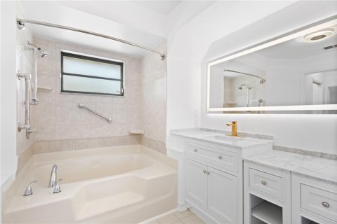 Villa ou maison à vendre à Port Charlotte, Floride: 6 chambres, 273.23 m2 № 2212181 - photo 18