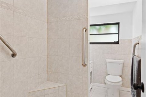 Villa ou maison à vendre à Port Charlotte, Floride: 6 chambres, 273.23 m2 № 2212181 - photo 28