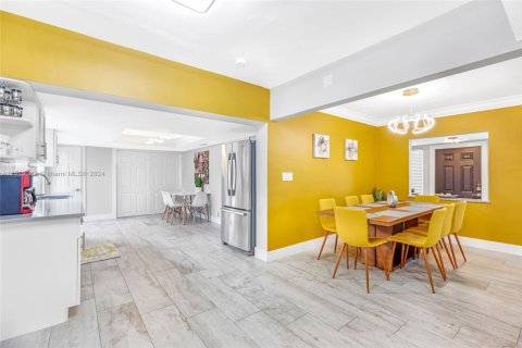 Casa en alquiler en Lauderdale-by-the-Sea, Florida, 4 dormitorios, 200.95 m2 № 1969609 - foto 12