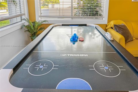 Casa en alquiler en Lauderdale-by-the-Sea, Florida, 4 dormitorios, 200.95 m2 № 1969609 - foto 10