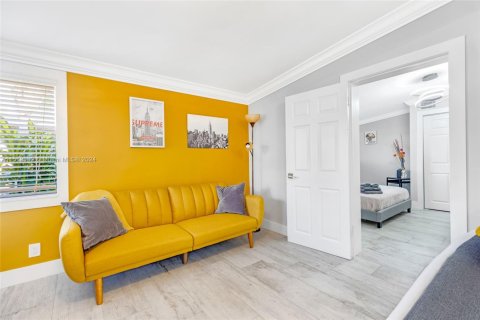 Casa en alquiler en Lauderdale-by-the-Sea, Florida, 4 dormitorios, 200.95 m2 № 1969609 - foto 9