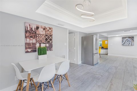 Casa en alquiler en Lauderdale-by-the-Sea, Florida, 4 dormitorios, 200.95 m2 № 1969609 - foto 16