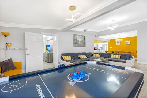 Casa en alquiler en Lauderdale-by-the-Sea, Florida, 4 dormitorios, 200.95 m2 № 1969609 - foto 11