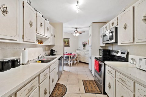 Купить кондоминиум в Майами, Флорида 2 спальни, 120.4м2, № 1862574 - фото 8