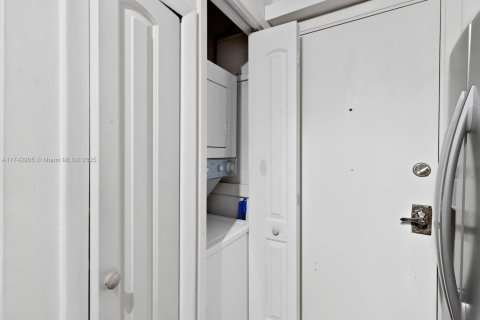 Купить кондоминиум в Майами, Флорида 2 спальни, 120.4м2, № 1862574 - фото 9