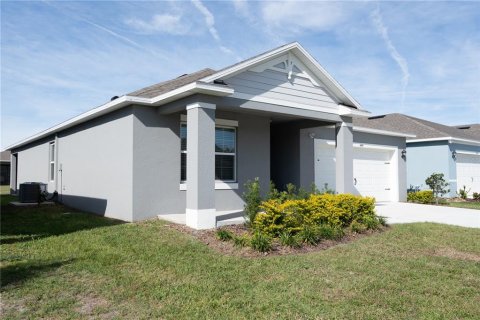 Villa ou maison à louer à Lake Wales, Floride: 4 chambres, 169.83 m2 № 2108552 - photo 3