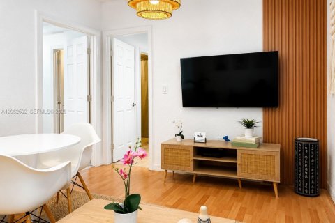 Copropriété à louer à Miami Beach, Floride: 1 chambre, 41.16 m2 № 2254811 - photo 2
