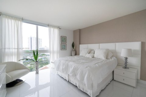Condo in Sunny Isles Beach, Florida, 3 bedrooms  № 1882599 - photo 6