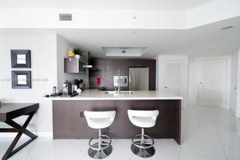 Condo in Sunny Isles Beach, Florida, 3 bedrooms  № 1882599 - photo 3