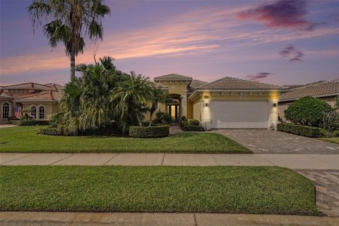 House in Melbourne, Florida 4 bedrooms, 256.97 sq.m. № 2359242