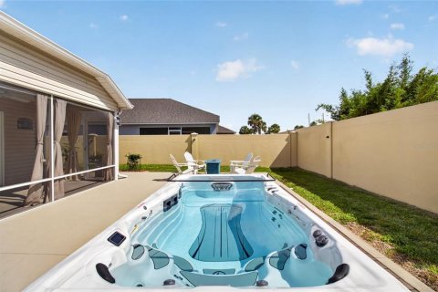 House in The Villages, Florida 2 bedrooms, 116.78 sq.m. № 2393475 - photo 16